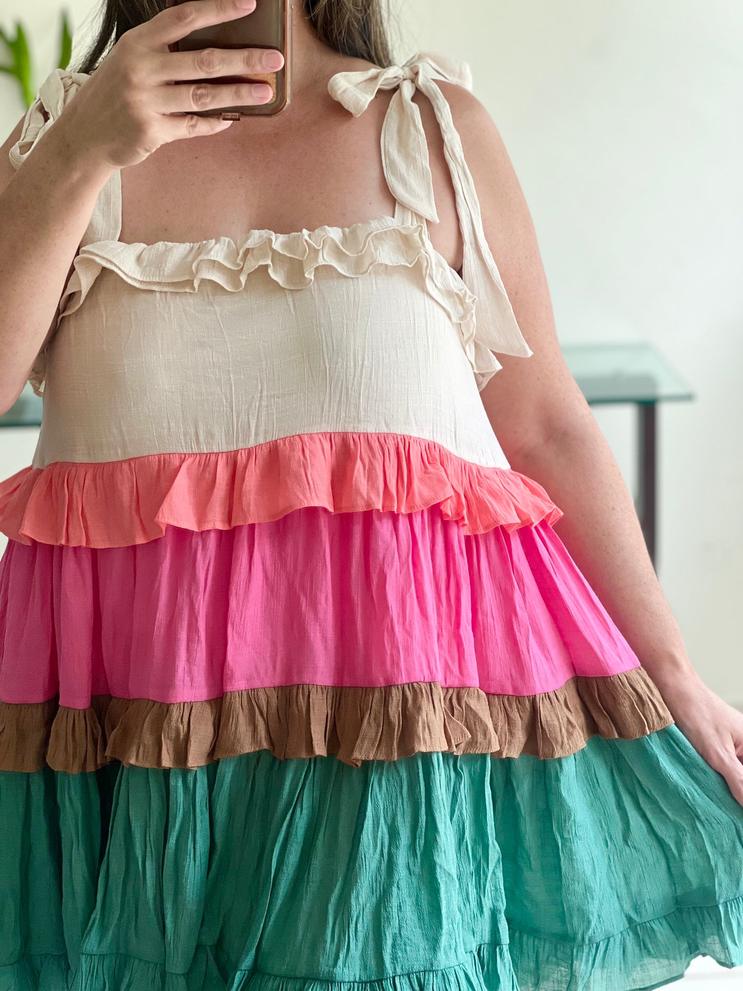 COLORED RUFFLED SHORT DRESS