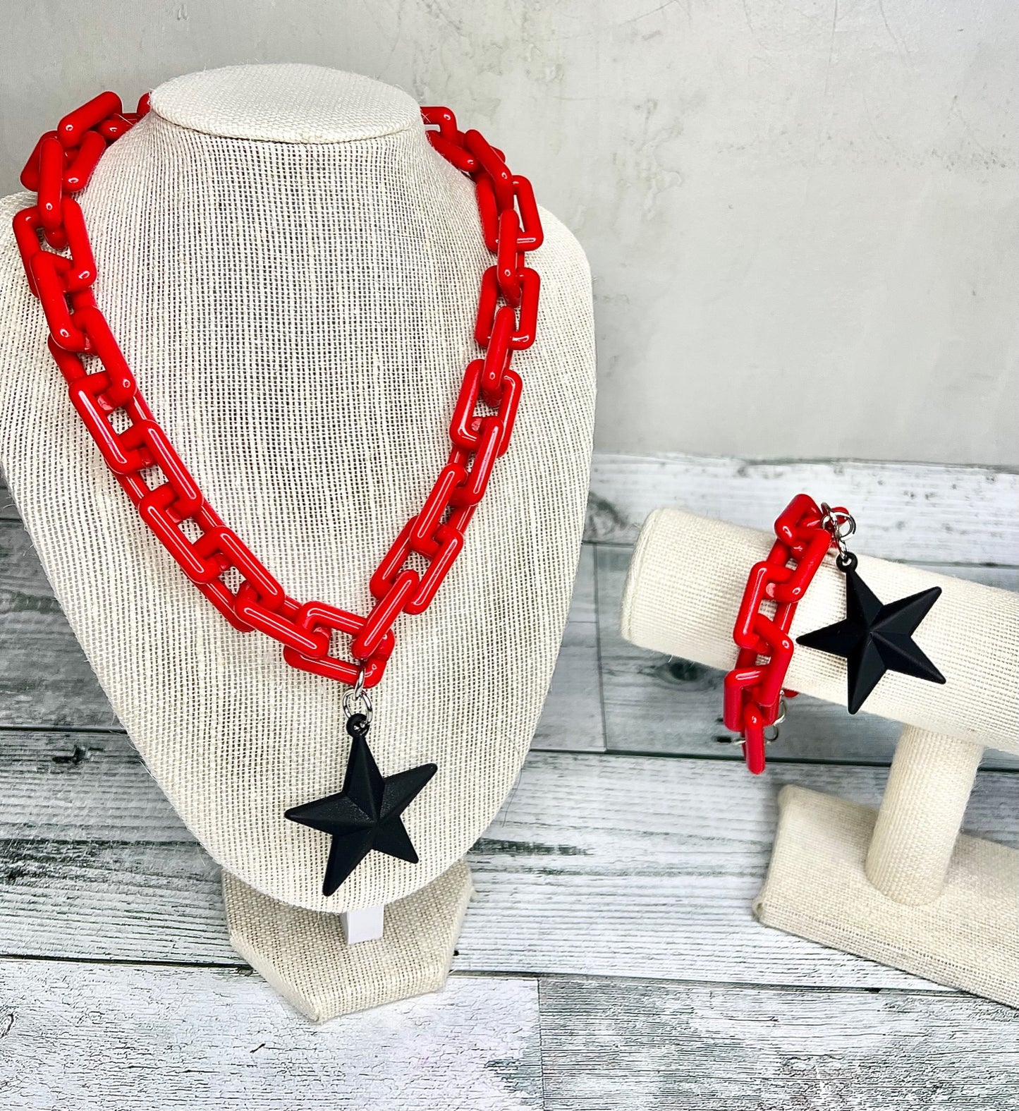 SET ROJO CHARM ESTRELLA NEGRA