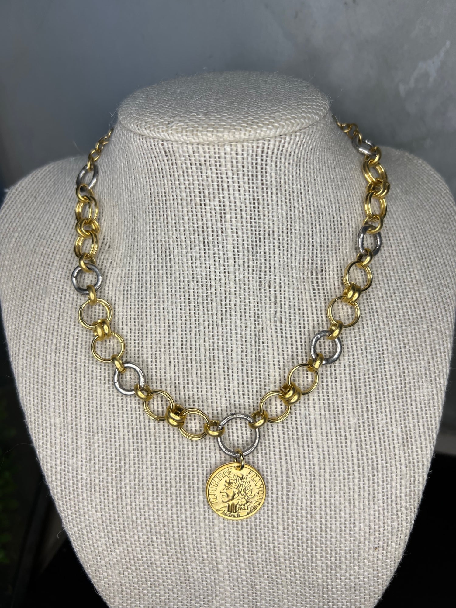 CADENA TURCA CHARM EN MONEDA ORO