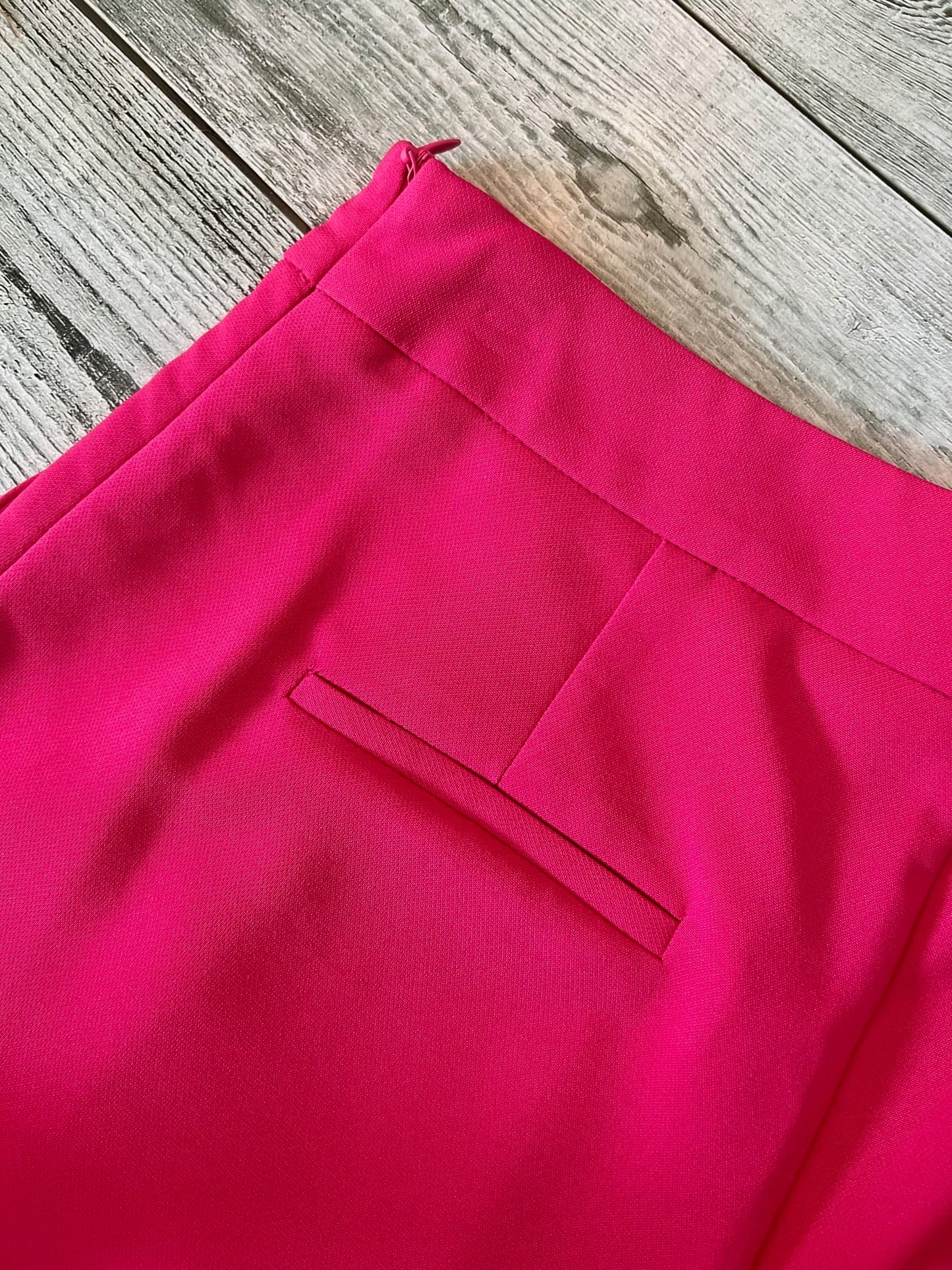 FUCHSIA SHORTS